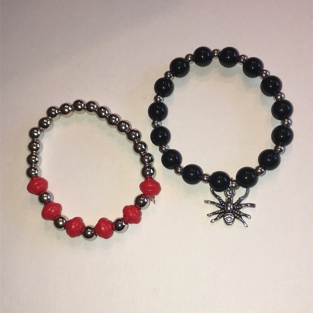 Red and Black Silver Tone Beaded Spider Charm Bracelet - Picture 3 of 4